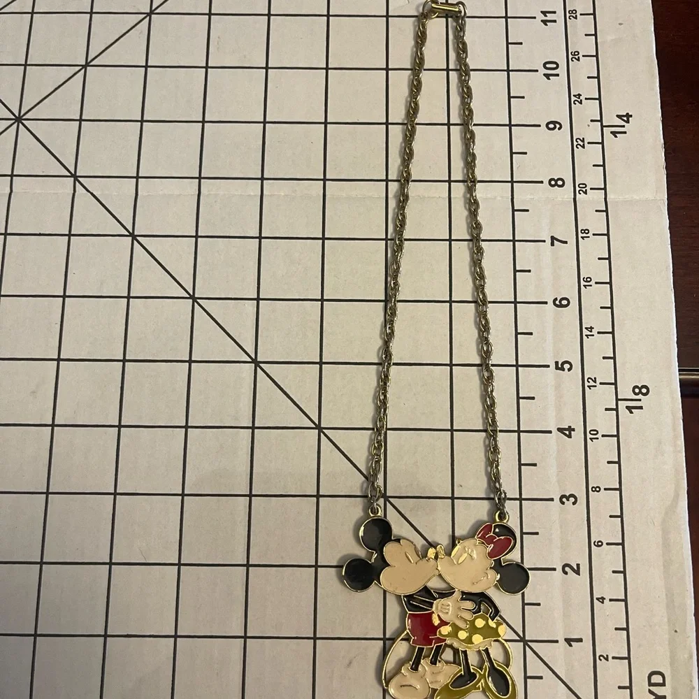 Mickey & Minnie Mouse kissing necklace 1970 -Walt Disney Collections 16 in chain